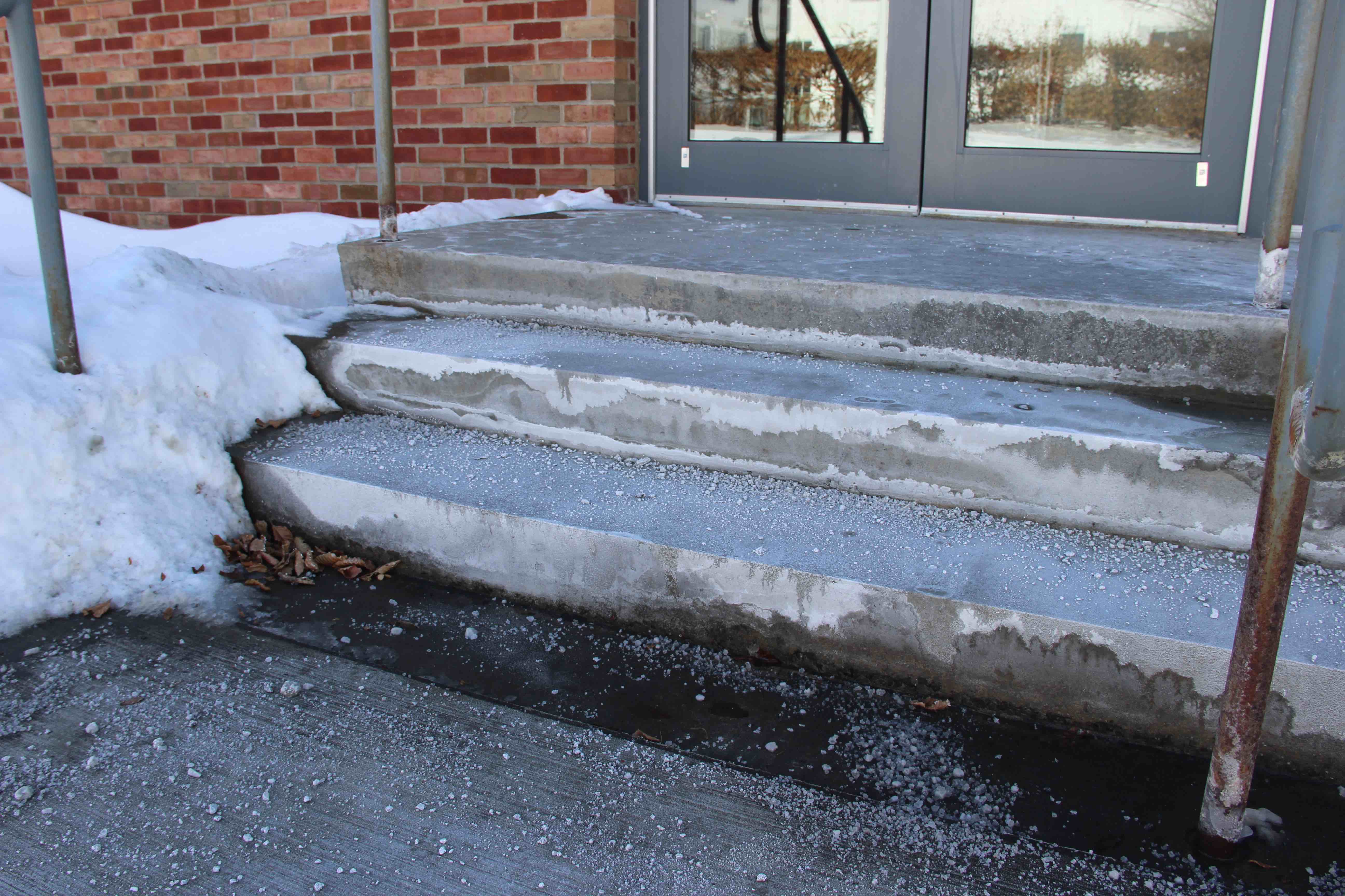 Ice control at a doorway